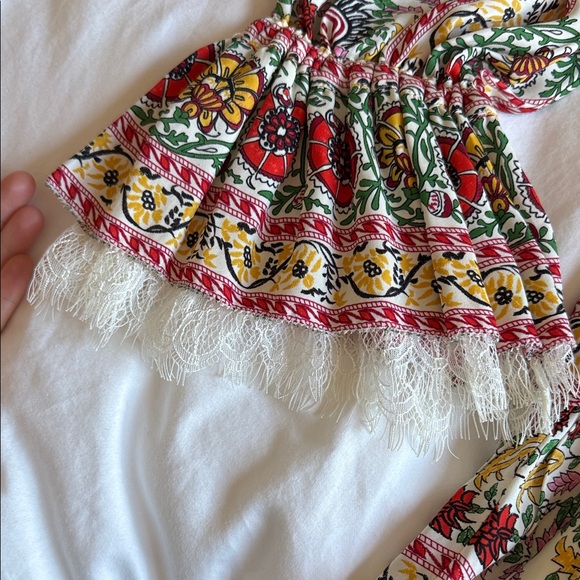 Alice + Olivia Lace Trim Detail - Picture 5 of 5